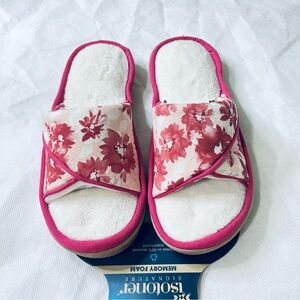 Isotoner Women's Pink Floral Slippers size 7.5/8 MD memory foam machine washable